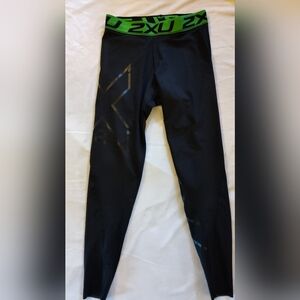 NWOT 2xu Black Recovery Compression Tights